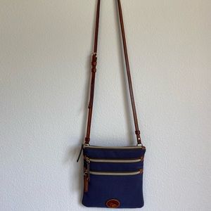 Dooney & Bourke cross body bag